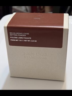 Haus Labs by Lady Gaga Bio-Blurring Loose Setting Powder in Cocoa